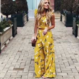 Xhiliration Floral Crop Top